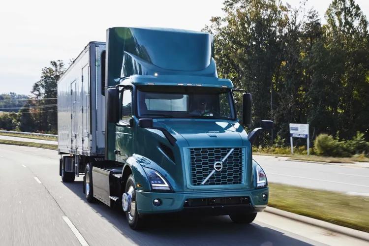 Volvo Trucks to Showcase VNR Electric Ride & Drive at GTSE 2024
