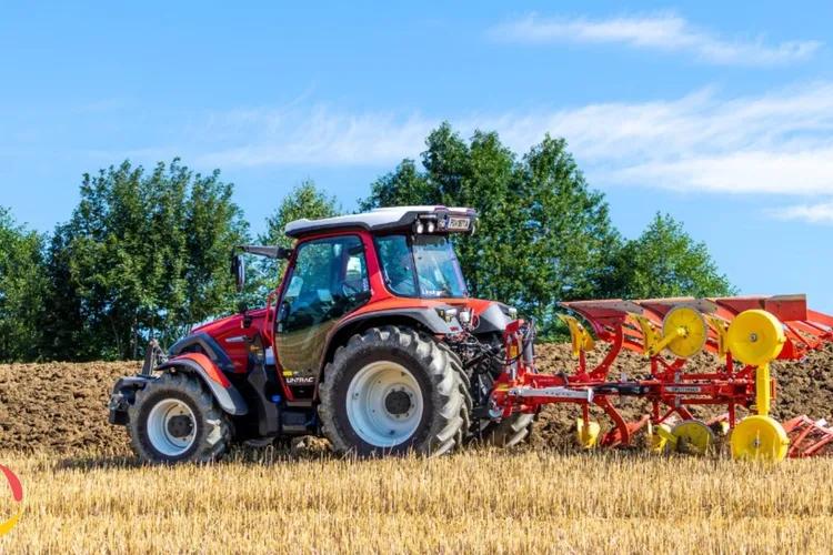 POTTINGER Launches New SERVO 2000 Compact Hitch-mounted Reversible Plough