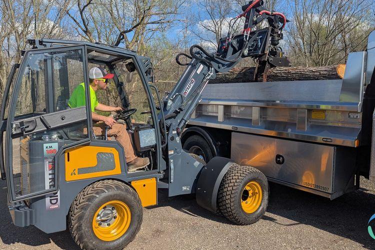 Miniloaders.com Launches Intrepid KM180 Tele Compact Wheel Loader