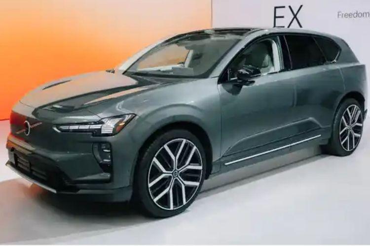 Volvo Cars Introduces EX60 in North America