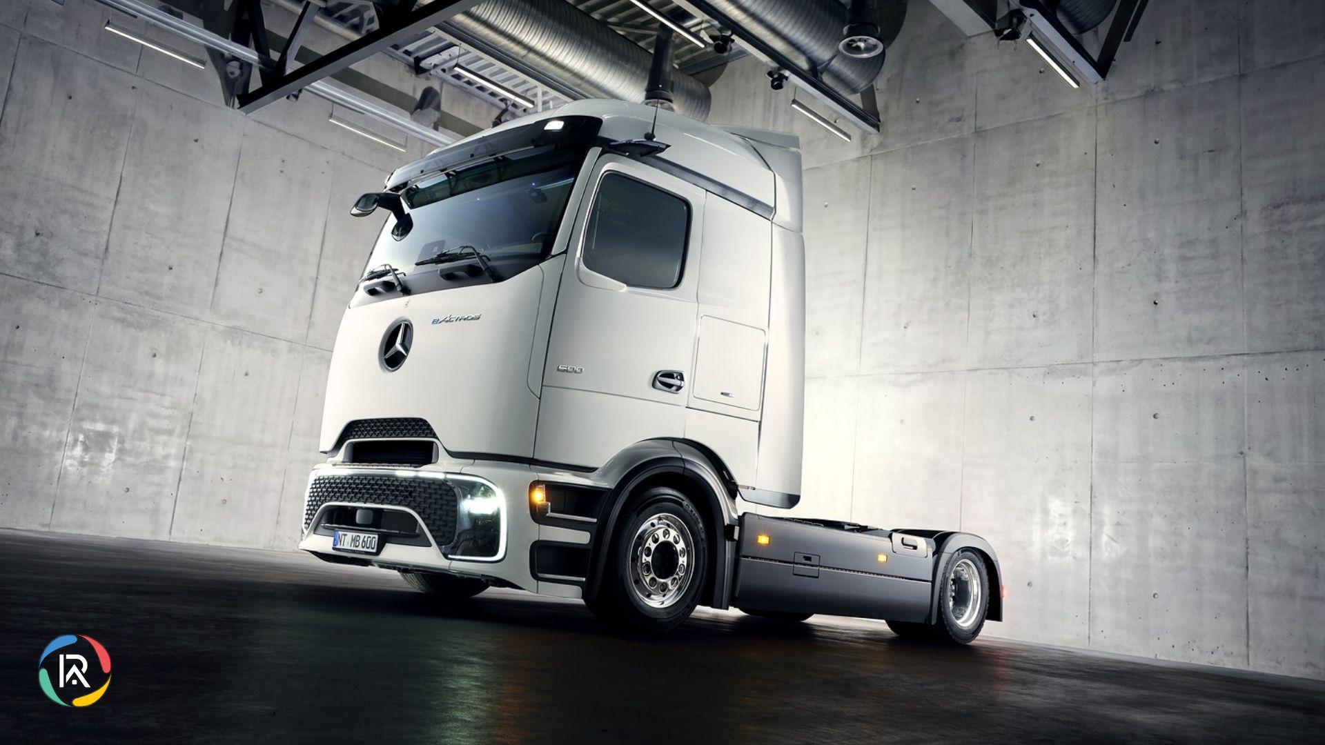 Mercedes-Benz Trucks Unveils eActros Lowliner