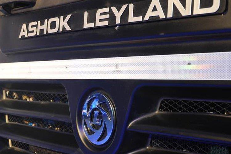 Ashok Leyland bags 1400 Ecomet trucks from Procure Box