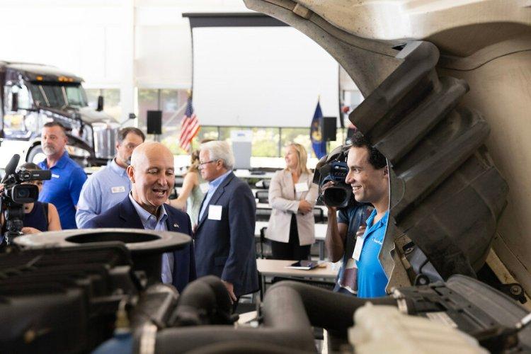 ClearFlame Engine Technologies showcases its FuelAdaptive engine