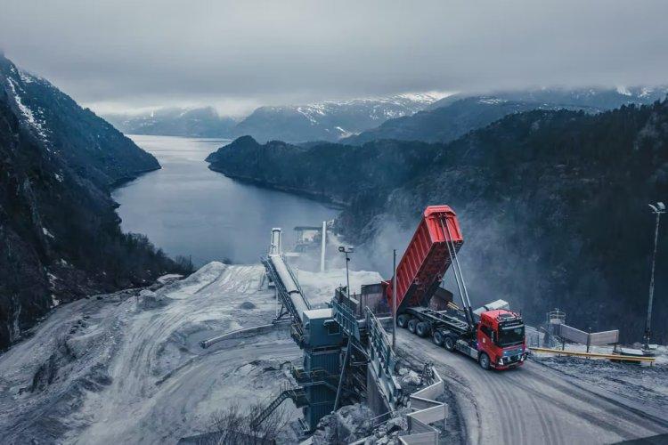 Volvo Autonomous Solutions removes safety driver at Brönnöy Kalk