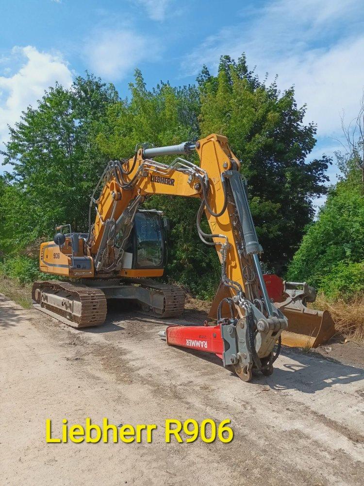 Liebherr R906