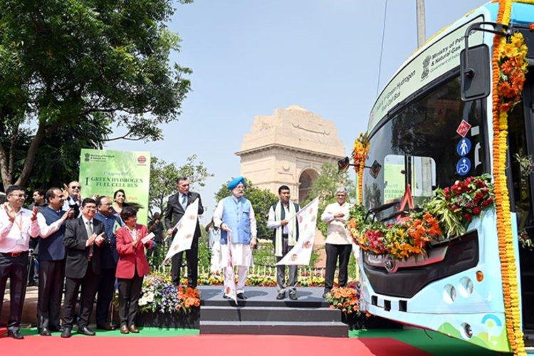 Tata Motors delivers Hydrogen Fuel Cell buses to Indian Oil