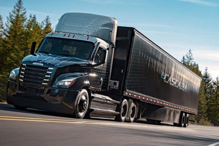 Daimler Truck Financial Service partners with Electrada