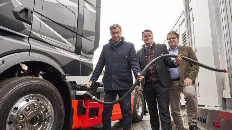 ABB E-mobility and MAN Truck & Bus unveiled the Megawatt Charging System (MCS)
