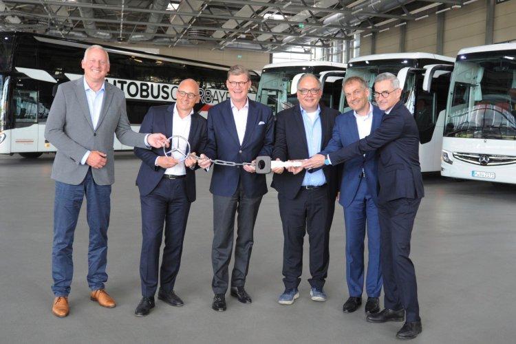 Daimler Delivers 24 Mercedes-Benz Coaches to Munich and Berlin