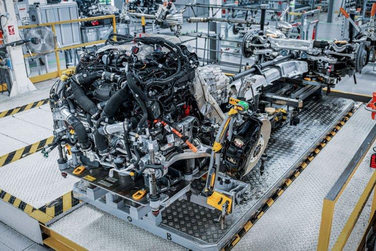 Bentley Unveils Ultra Performance Hybrid