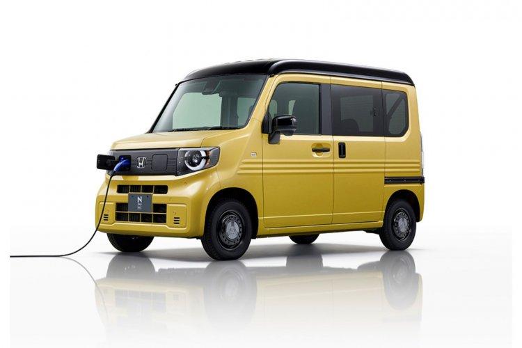 Honda launches commercial-use Mini-EV in Japan