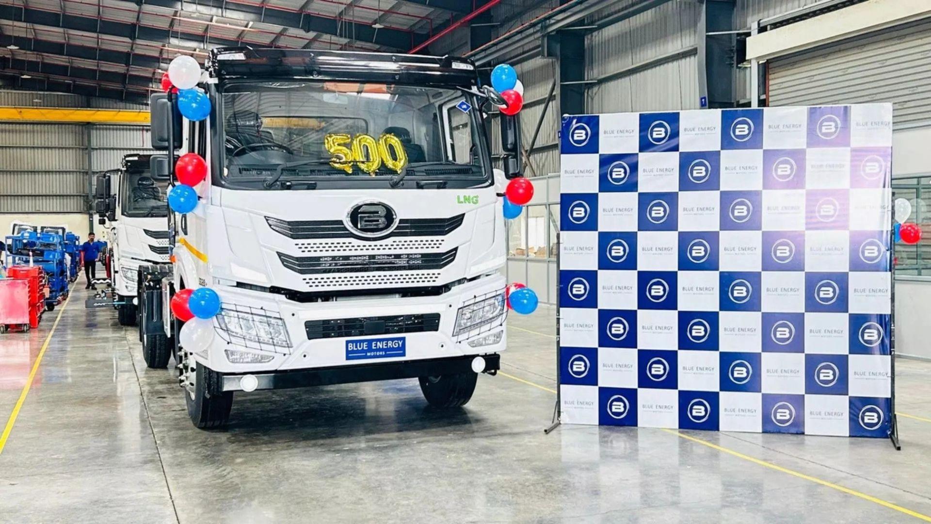 Blue Energy Motors Celebrates 500th LNG Truck Production at Pune Facility