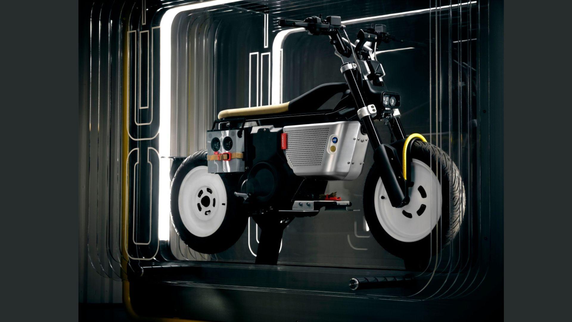 BMW Motorrad unveils the BMW CE 02 x VAGABUND