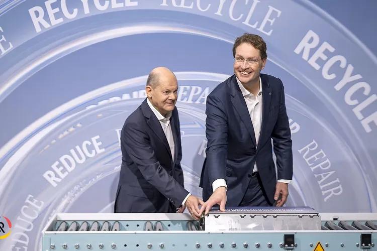 Mercedes-Benz Opens Recycling Plant in Kuppenheim Germany