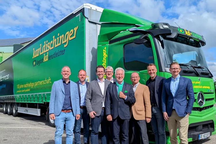 Mercedes-Benz and Karldischinger sign LOI for 100 Zero-Emission Trucks