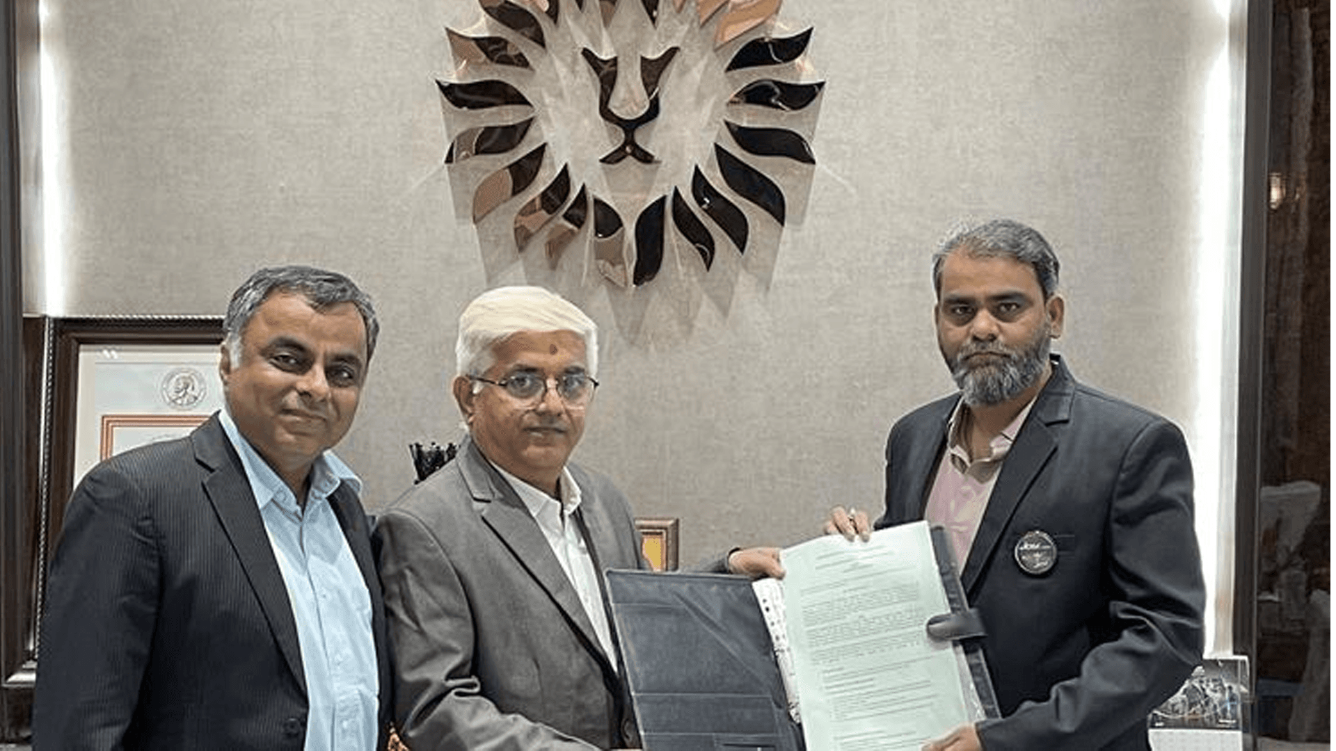 Wardwizard signed MoU with Ampvolts to expand EV Charging