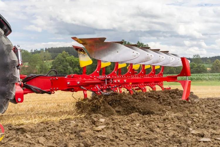 POTTINGER Launches SERVO 4000 with On-Land Ploughing Option