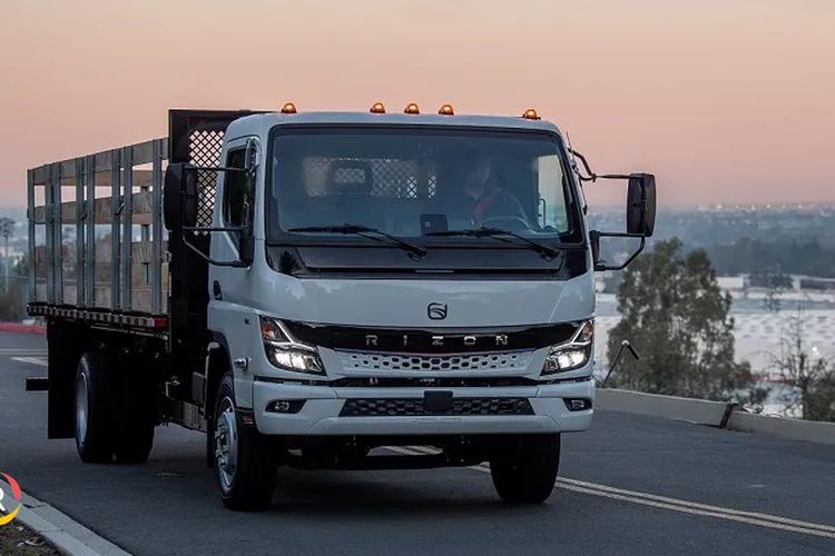 Daimler Truck Debuts All-Electric RIZON in Canada with Globocam