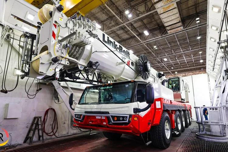 Link-Belt debuts new 225|AT at CraneFest 2024