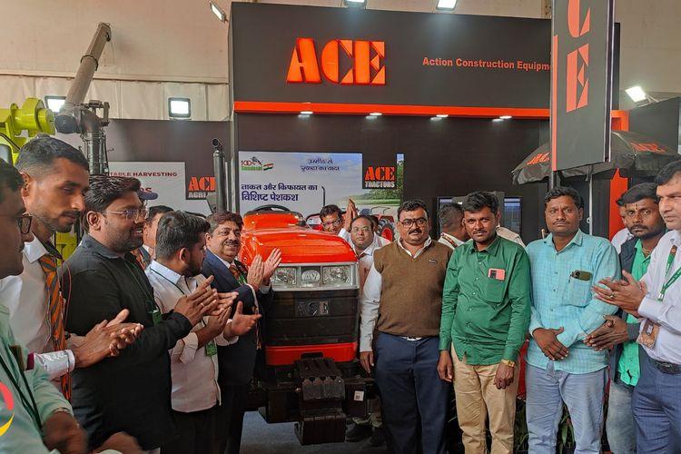 ACE Launches Powerful ACE DI 6565 AV TREM IV Tractor