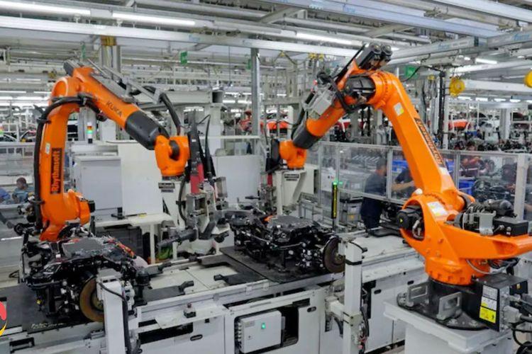 Mahindra Opens New EV and Battery Plant