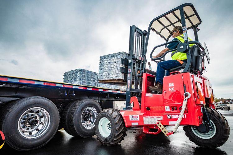 Hiab Secures Major US Orders for MOFFETT