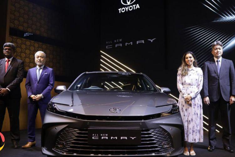 Toyota Kirloskar Debuts New Camry Hybrid EV