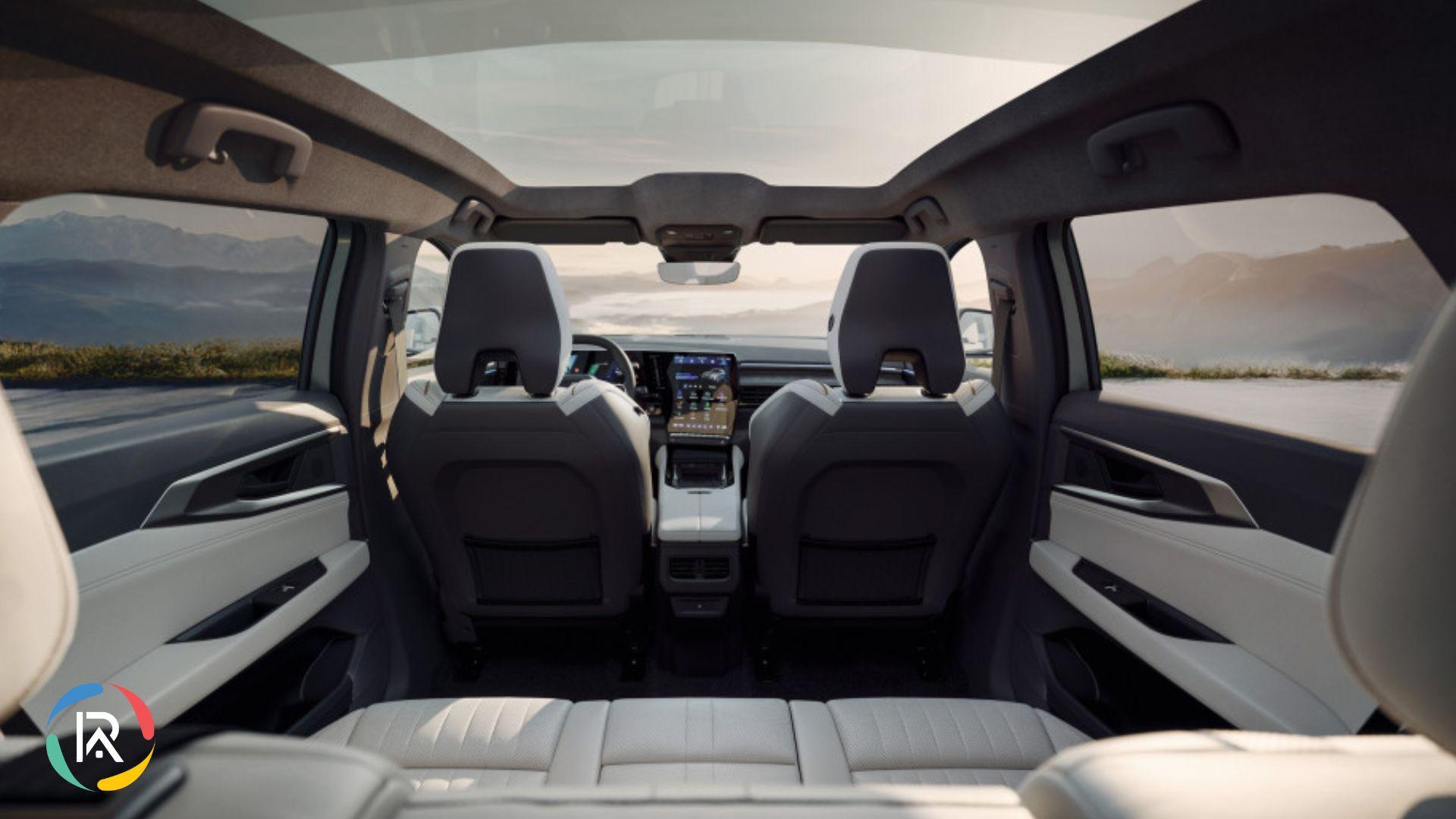 Renault Unveils New Espace with upgraded features and hybrid engine