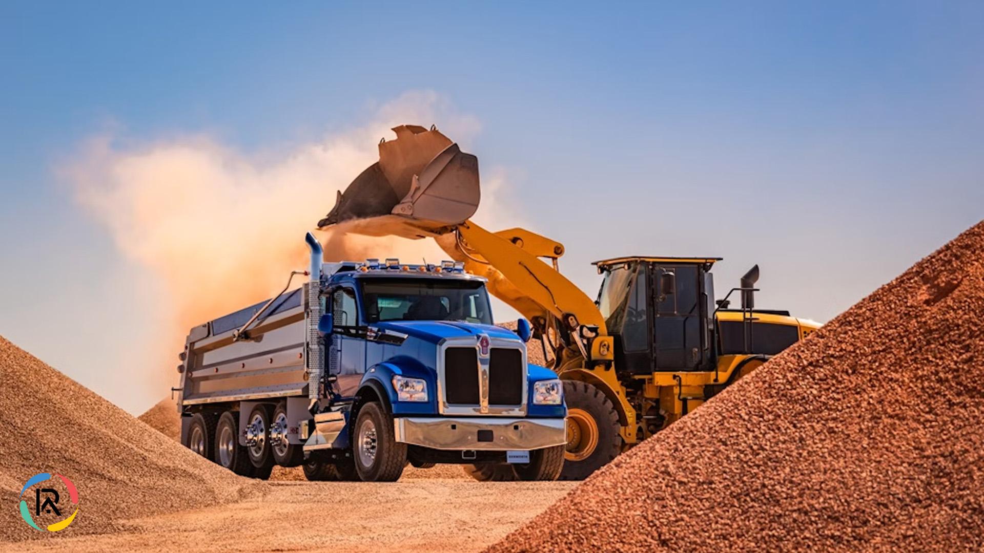 Kenworth Enhances T880S Performance Hood for T880 Trucks