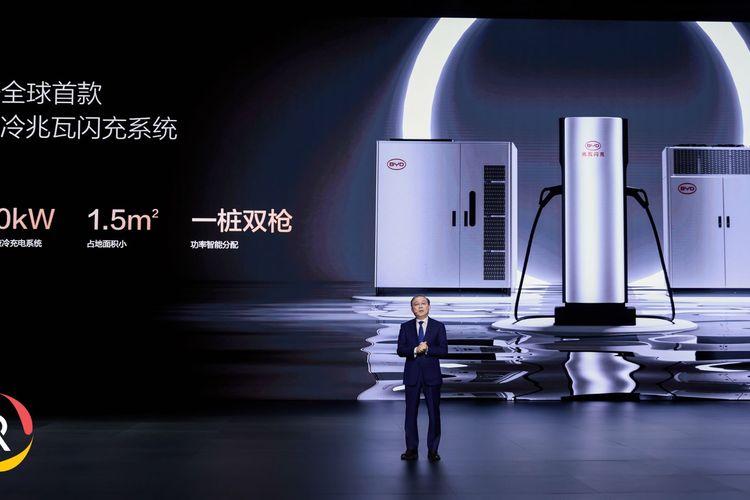 BYD Unveils Super e-Platform with 5-Minute EV Flash Charging