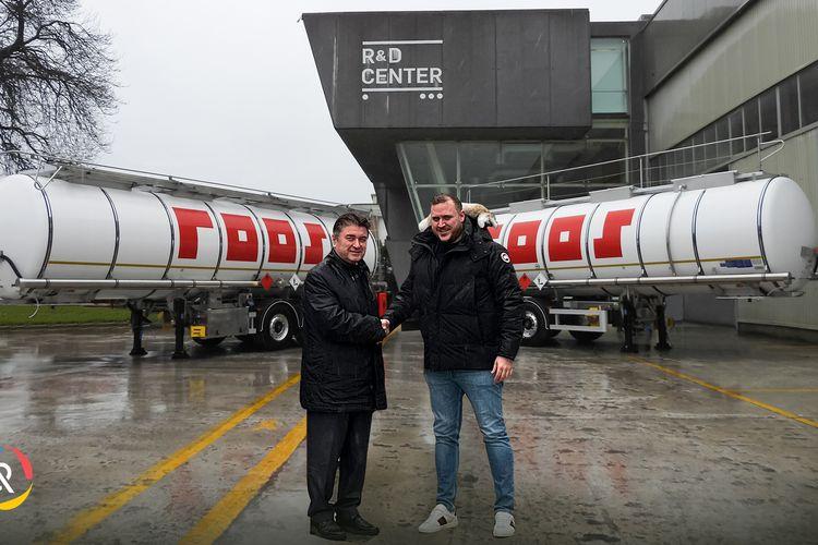 Kässbohrer Delivers 15 Ultra-Light Chemical Tankers to Roos Spedition