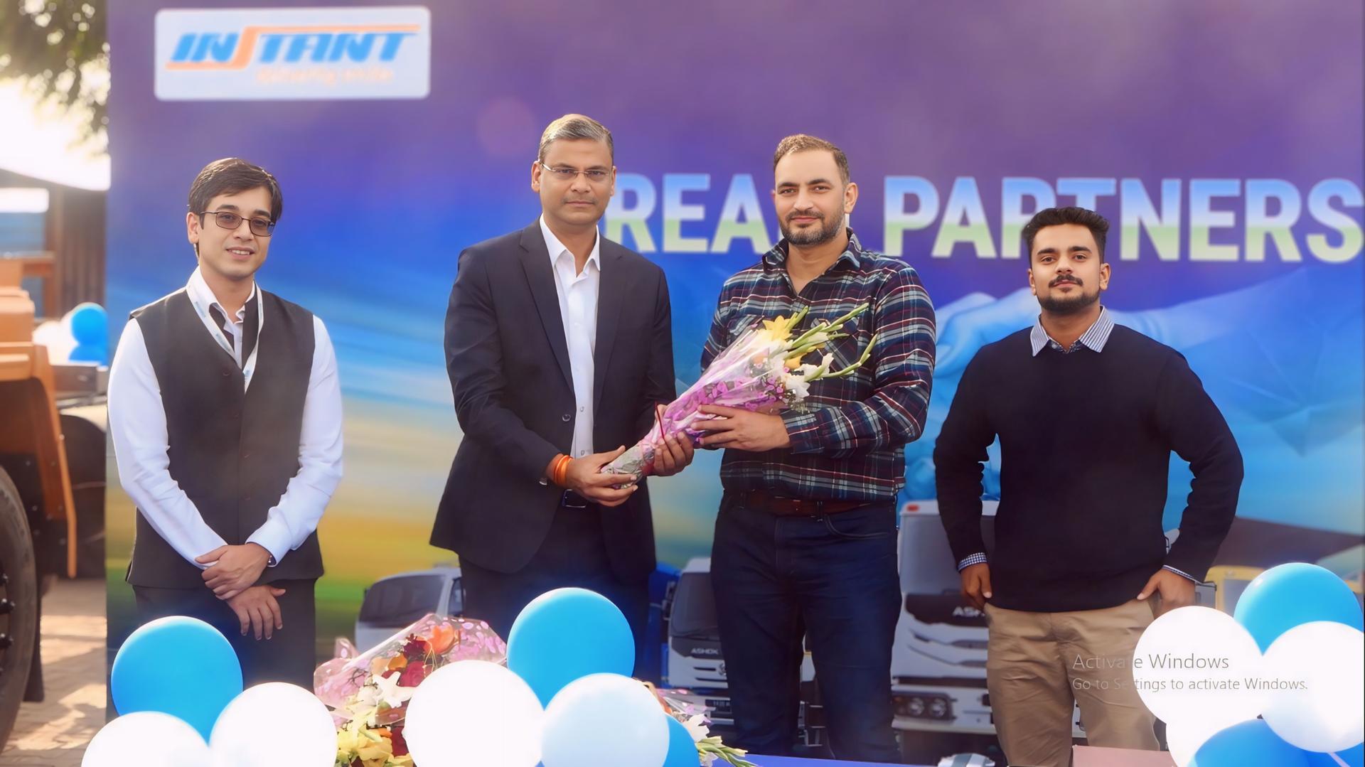 Ashok Leyland Secures Order for 200 trucks from Instant Transport