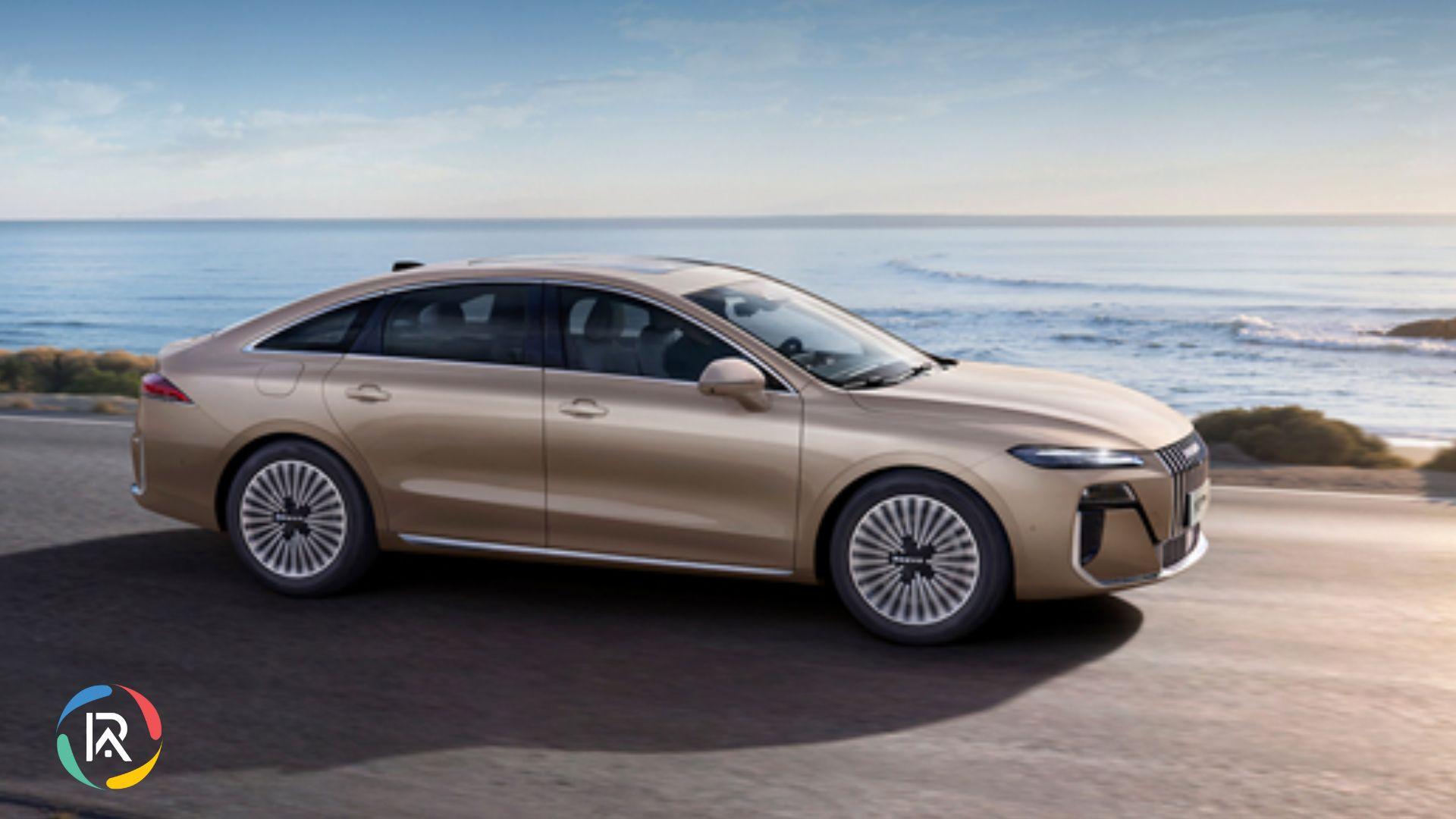 SAIC Unveils Roewe M7 DMH PHEV