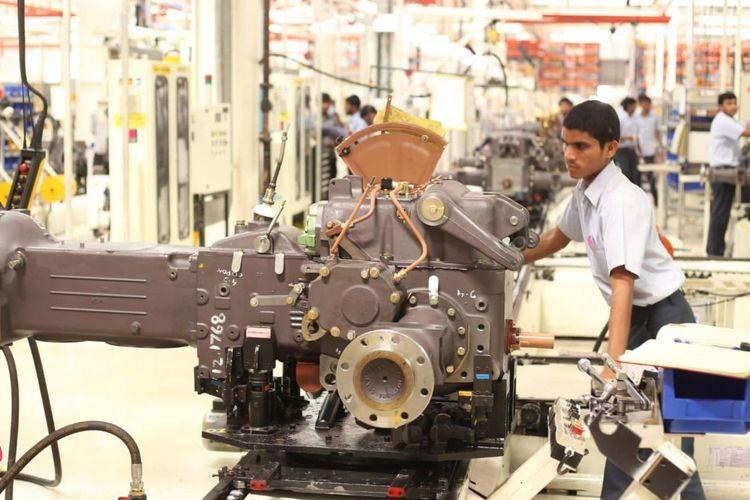 PM Modi Launches Mahindra Tractors Skill Centre