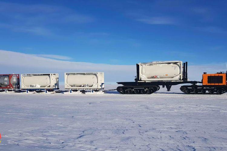 Prinoth Panther XL Crawler Supports Antarctic Research