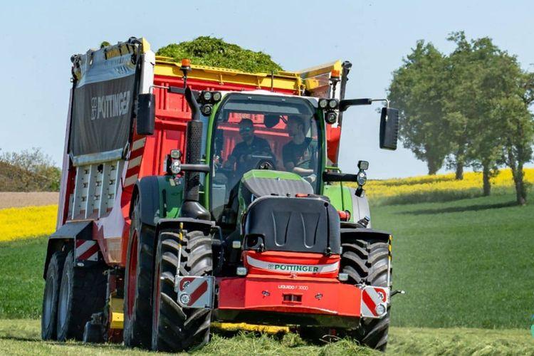 POTTINGER Launches Liquido F Front Silage Additive Tank