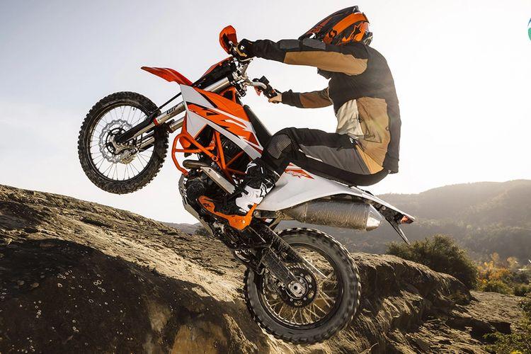 2026 KTM 690 Enduro R Unveiled with Major Engine and Tech Upgrades