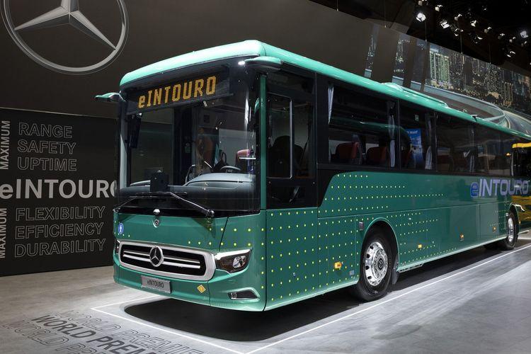 Mercedes-Benz eIntouro debuts at Busworld