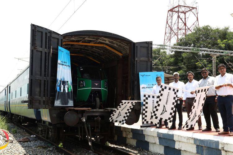 Montra Electric Ships 175 Super Autos by Rail