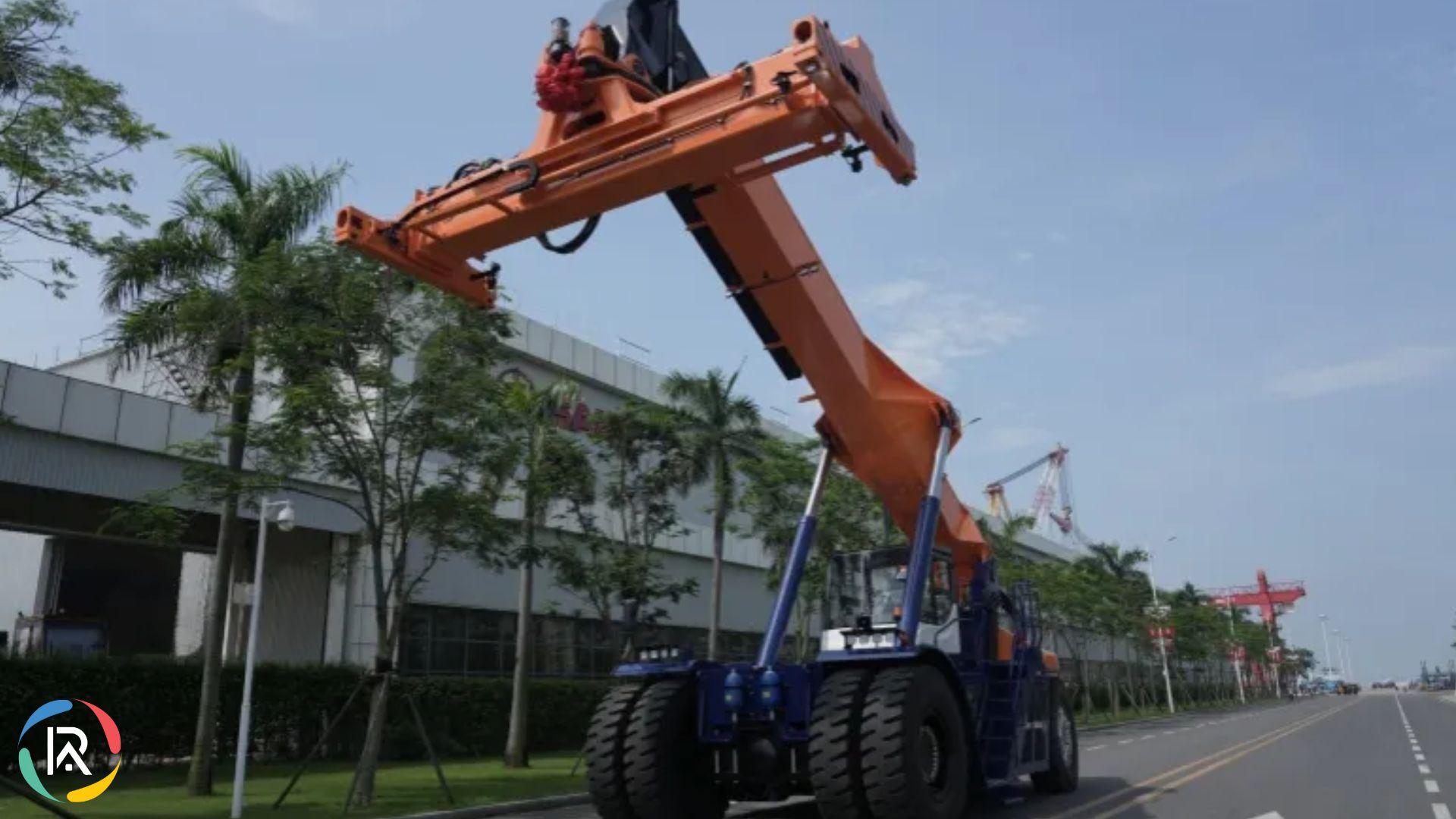 SANY Launches 50-Ton Energy-Storage Reach Stacker