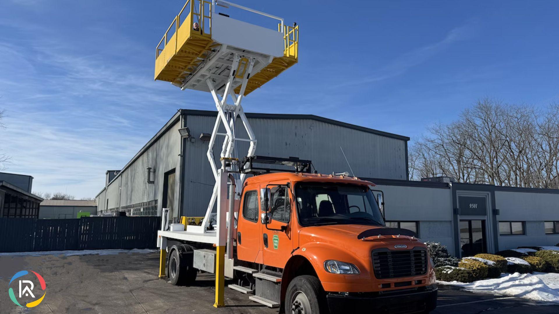 PA Turnpike Debuts Swappable Truck Aerial Lifts