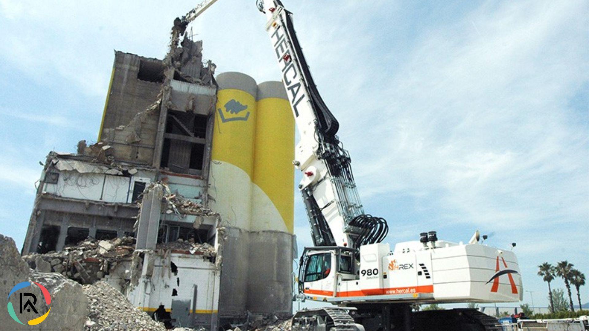Hercal Acquires Liebherr R 980 Demolition Excavator