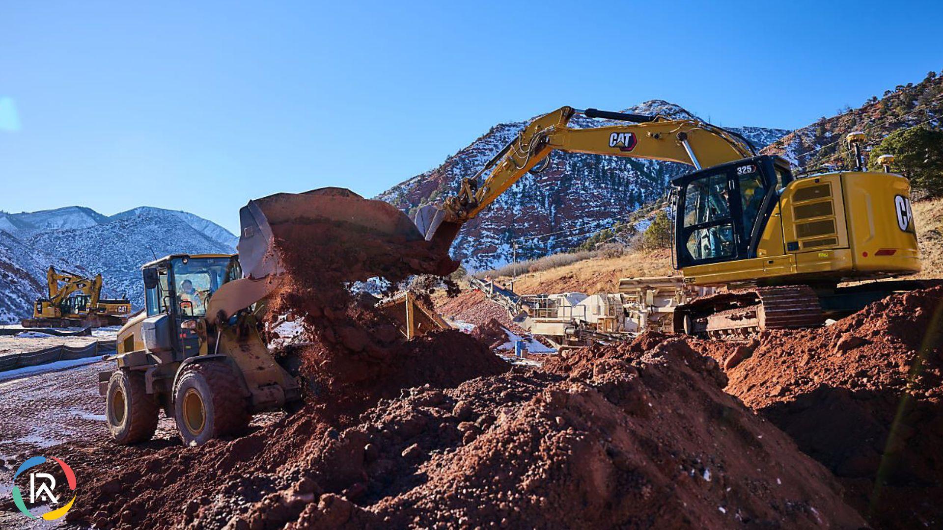 Caterpillar Unveils New Heavy-Duty Cat 325 Excavator
