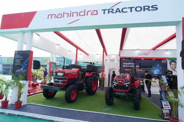 Mahindra Showcases Alternate Fuel Tractor at Agrovision 2025