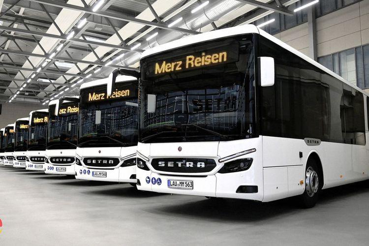 Daimler Buses Delivers Intercity Buses to Merz Reisen