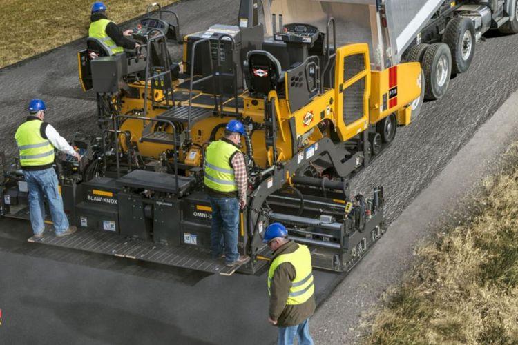 Blaw-Knox Showcases New Highway-Class Pavers
