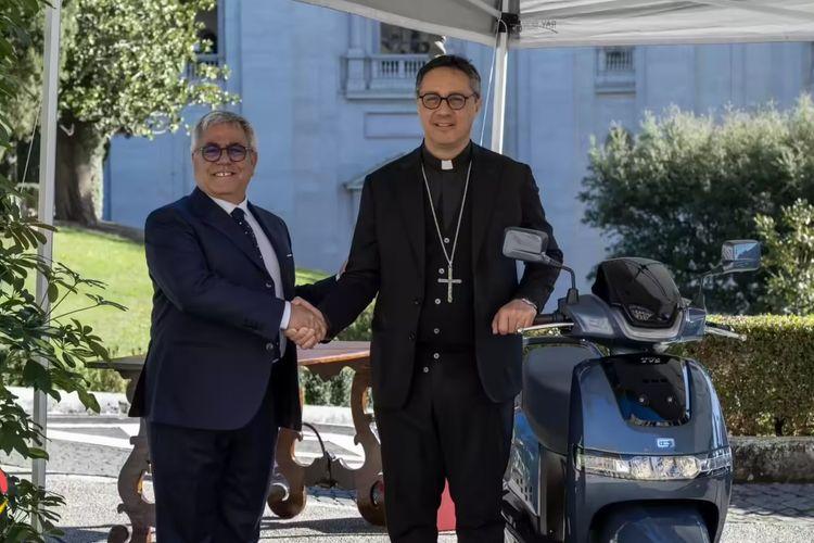 TVS Delivers Two iQube Scooters to Vatican City