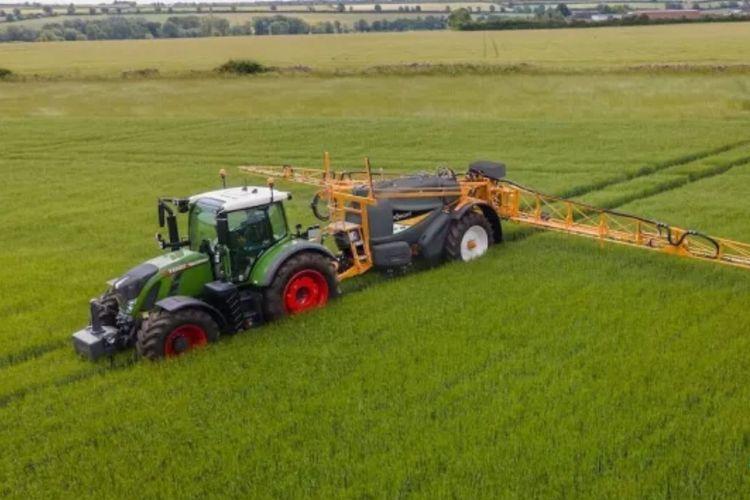 Knight Expands UK Sprayer Dealer Network