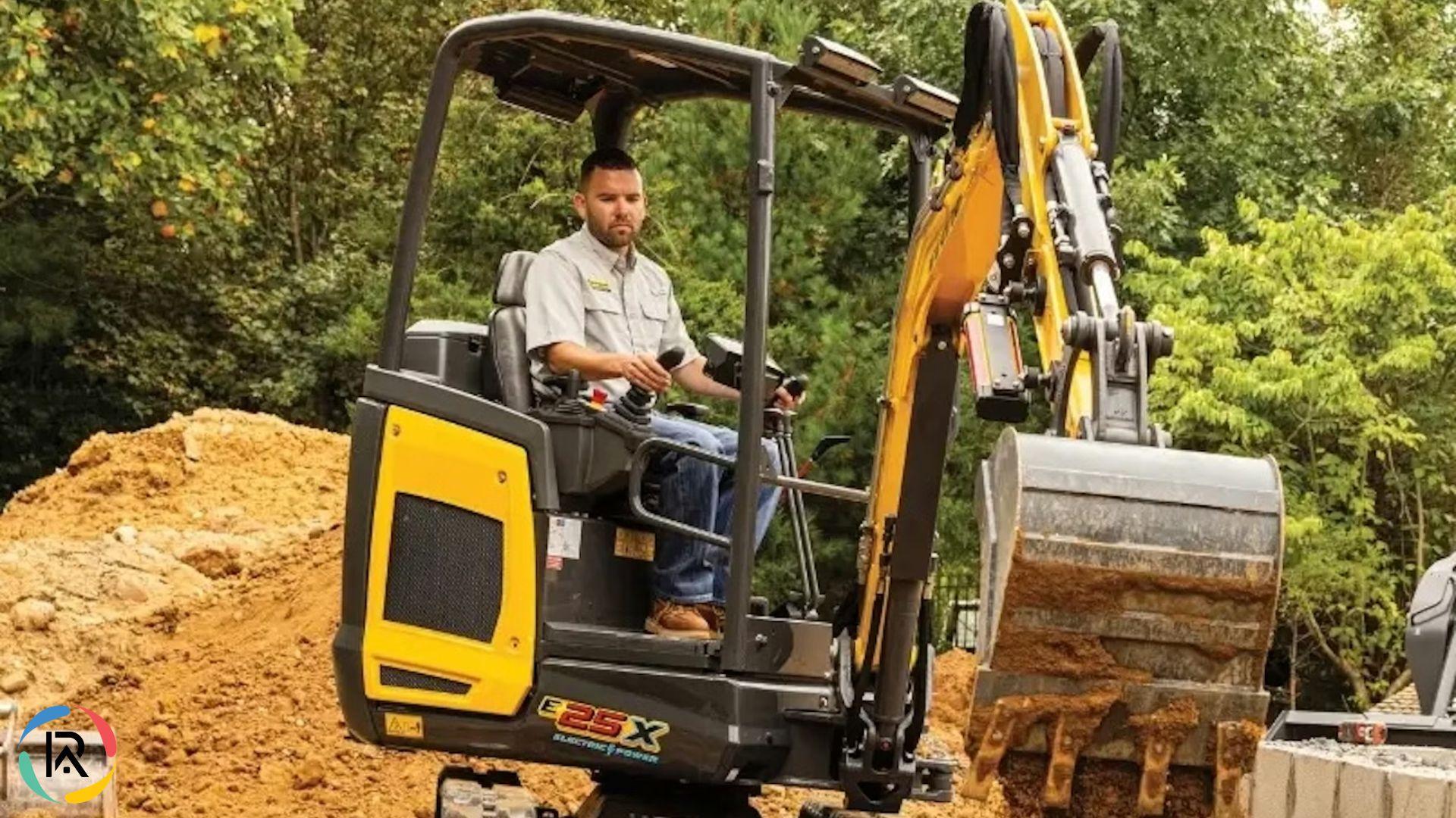 New Holland Launches E25X Electric Mini Excavator