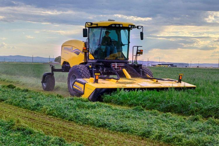 New Holland Launches Speedrower Windrowers
